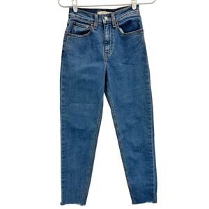 Levi's Mom Jeans High Rise 24